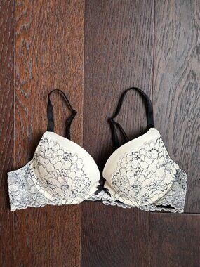 Victoria's Secret Dream Angels Push-Up Bra (Cream with Black & Cream Lace) 36A